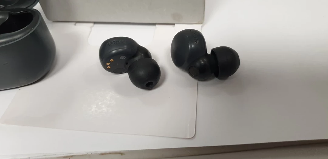 sluchawki-bt-sony-linkbuds-spudelko-stan-11323-2