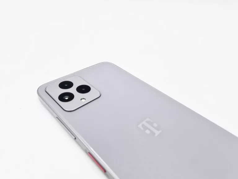 TELEFON T MOBILE 2023 OPIS