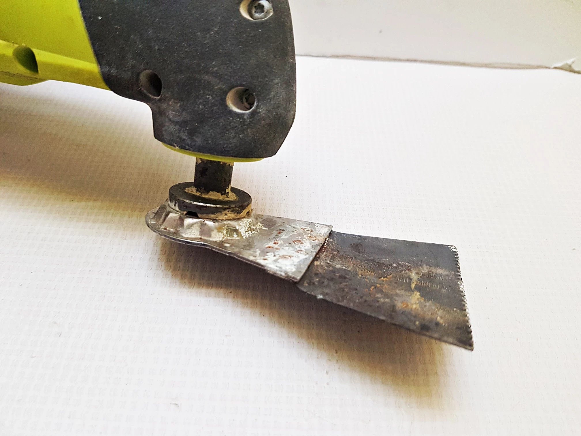 narzedzie-wielofunkcyjne-ryobi-rmt200-200w-sposob-zasilania-249573-1681284