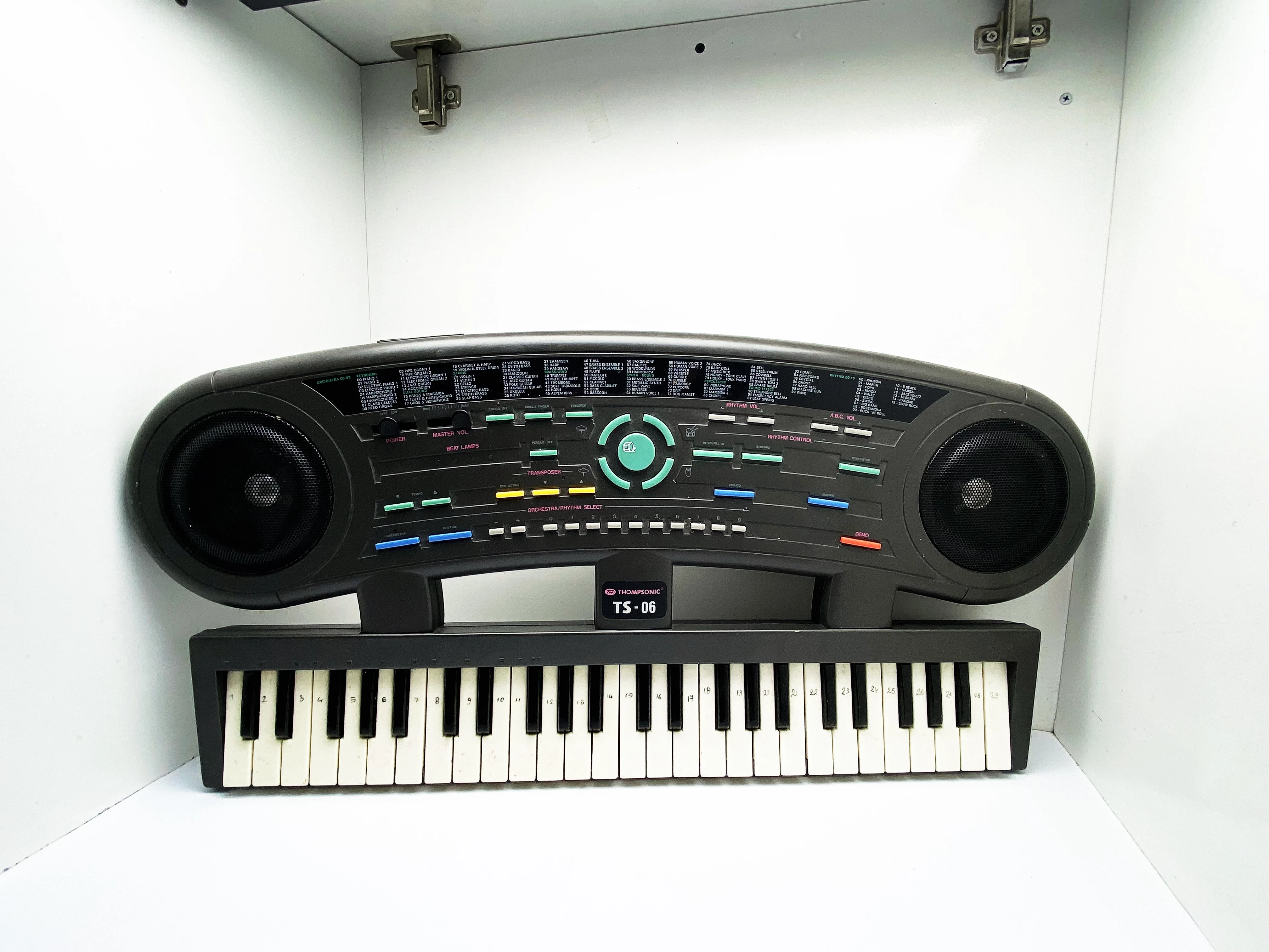 keyboard-thompsonic-ts-06-1-maja-10-knurow-sj