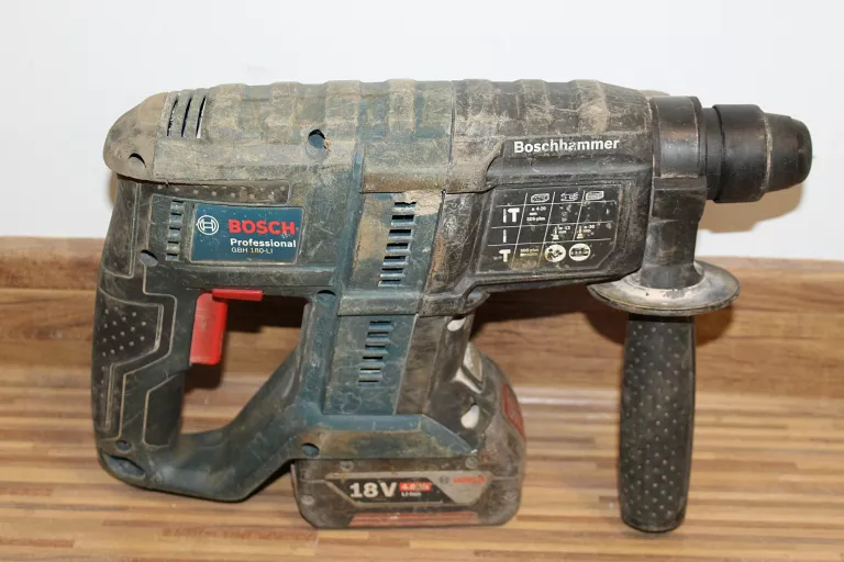 ZESTAW NARZĘDZI AKUMULATOROWYCH BOSCH GBH 180-LI + GSR 180-LI + GWS 180-LI
