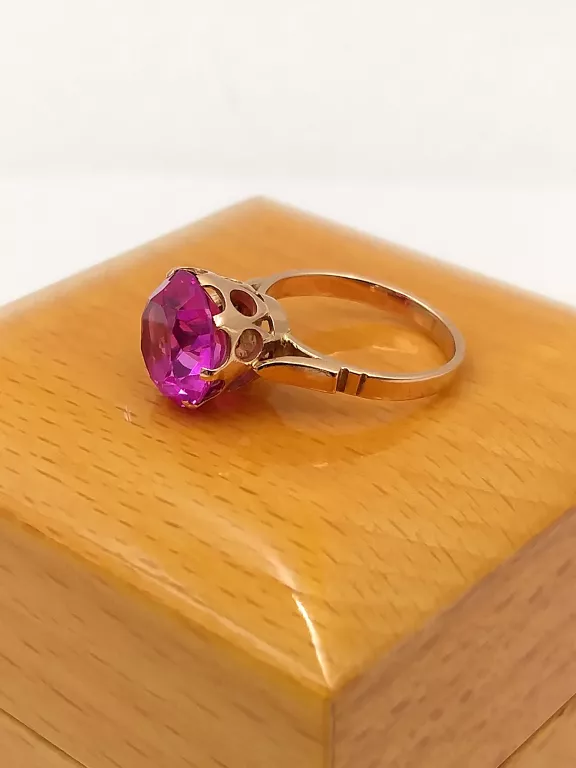 zloty-pierscionek-z-rubinem-syntetycznym-583-r12-437g-waga-215