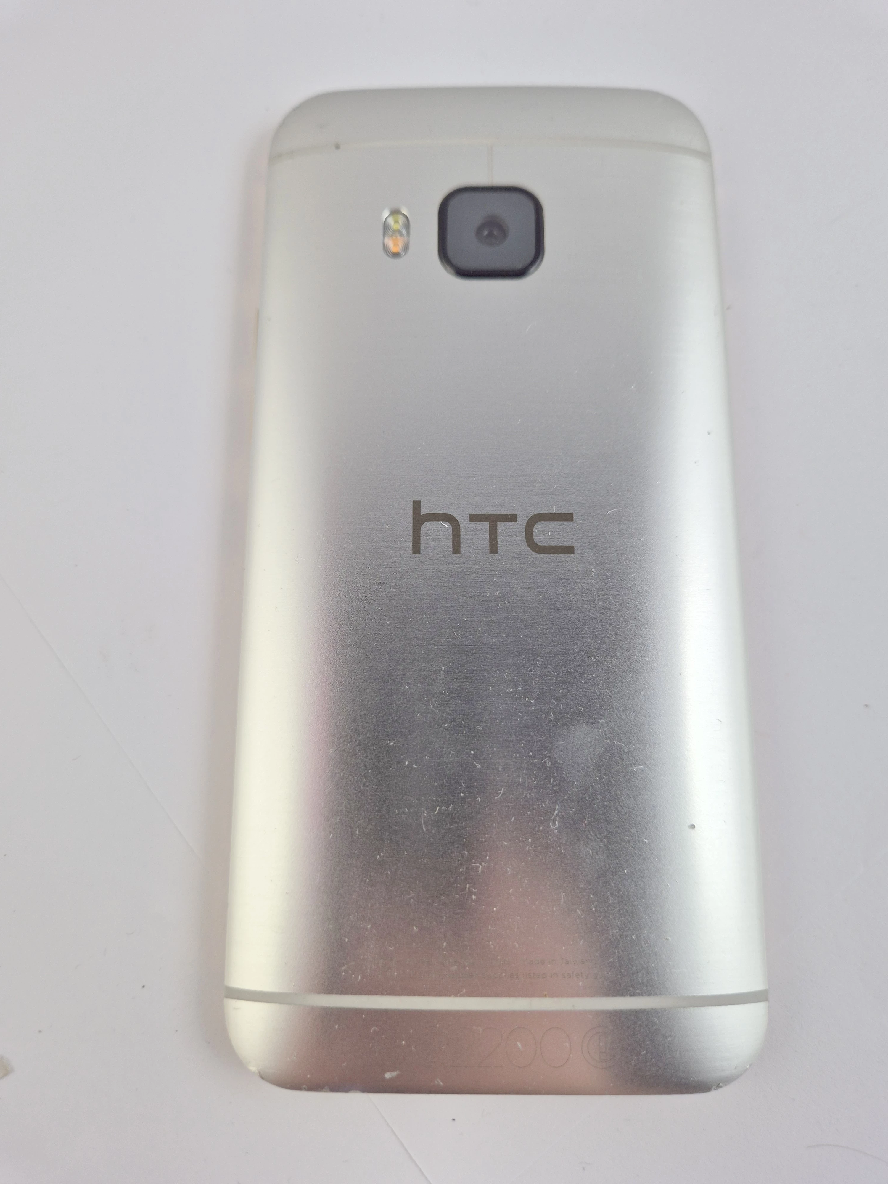 telefon-htc-one-m9-ean-gtin-4718487687268