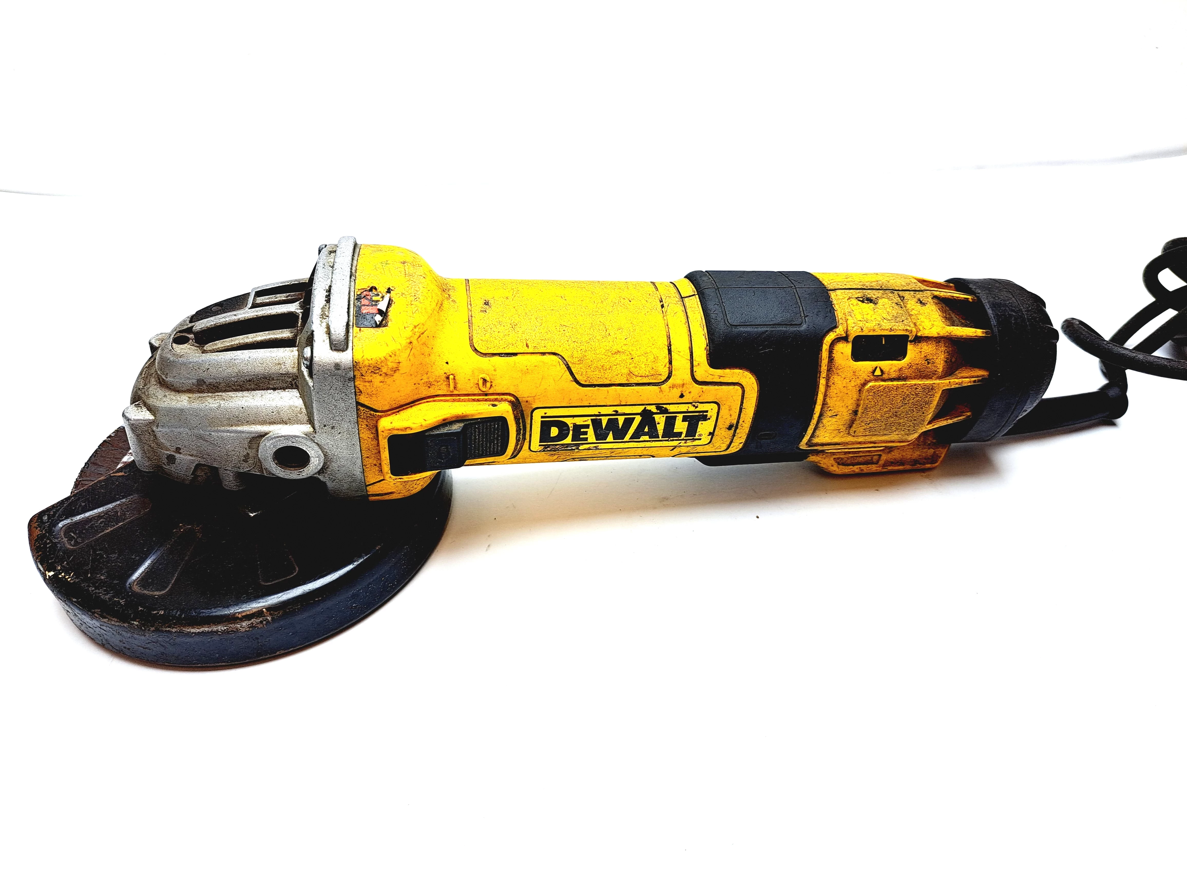 szlifierka-katowa-dewalt-dwe4257-1500w-z-regulacja-obrotow-kosciuszki-34-trzcianka