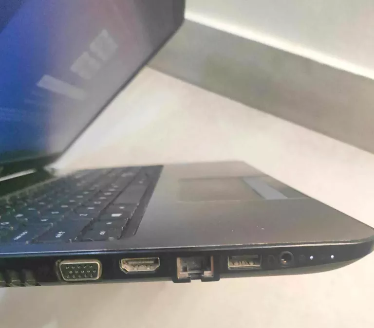 LAPTOP HP 250 G3 NOTEBOOK 4 GB