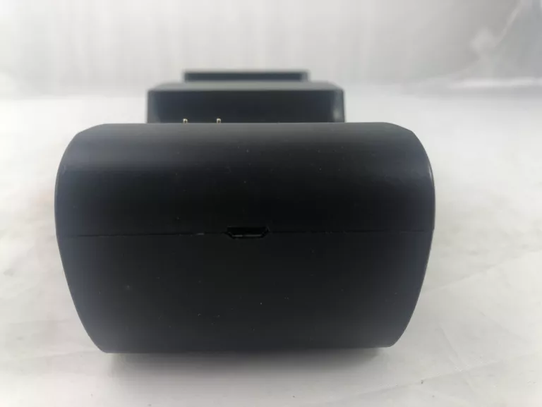 STACJA DOKUJĄCA DO PADÓW KONSOLI XBOX ONE DUO GXT 247 + AKU