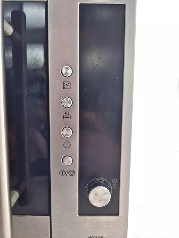 KUCHENKA MIKROFALOWA AEG MICROMAT DUO MCD2541E-M
