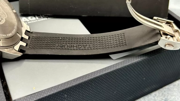 ZEGAREK MĘSKI TAG HEUER AQUARACER CHRONOGRAPH CAY1110.FT6041