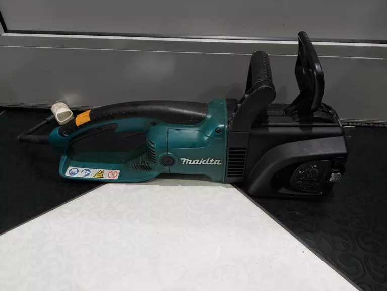 ELEKTRYCZNA PIŁA ŁAŃCUCHOWA MAKITA UC4030A
