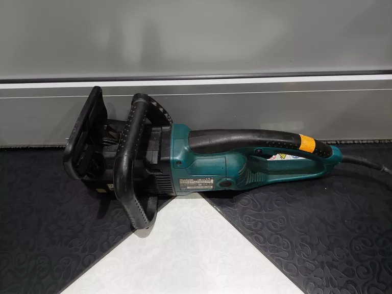 ELEKTRYCZNA PIŁA ŁAŃCUCHOWA MAKITA UC4030A