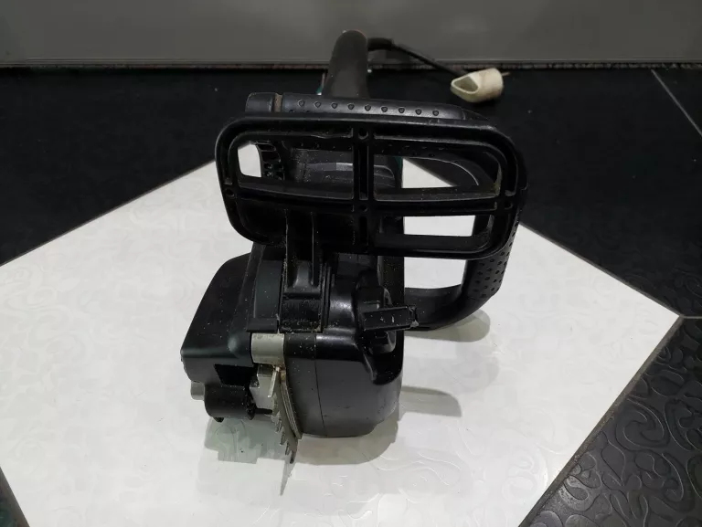 ELEKTRYCZNA PIŁA ŁAŃCUCHOWA MAKITA UC4030A