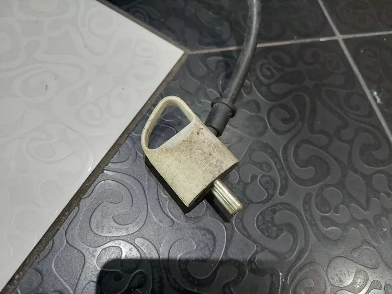 ELEKTRYCZNA PIŁA ŁAŃCUCHOWA MAKITA UC4030A