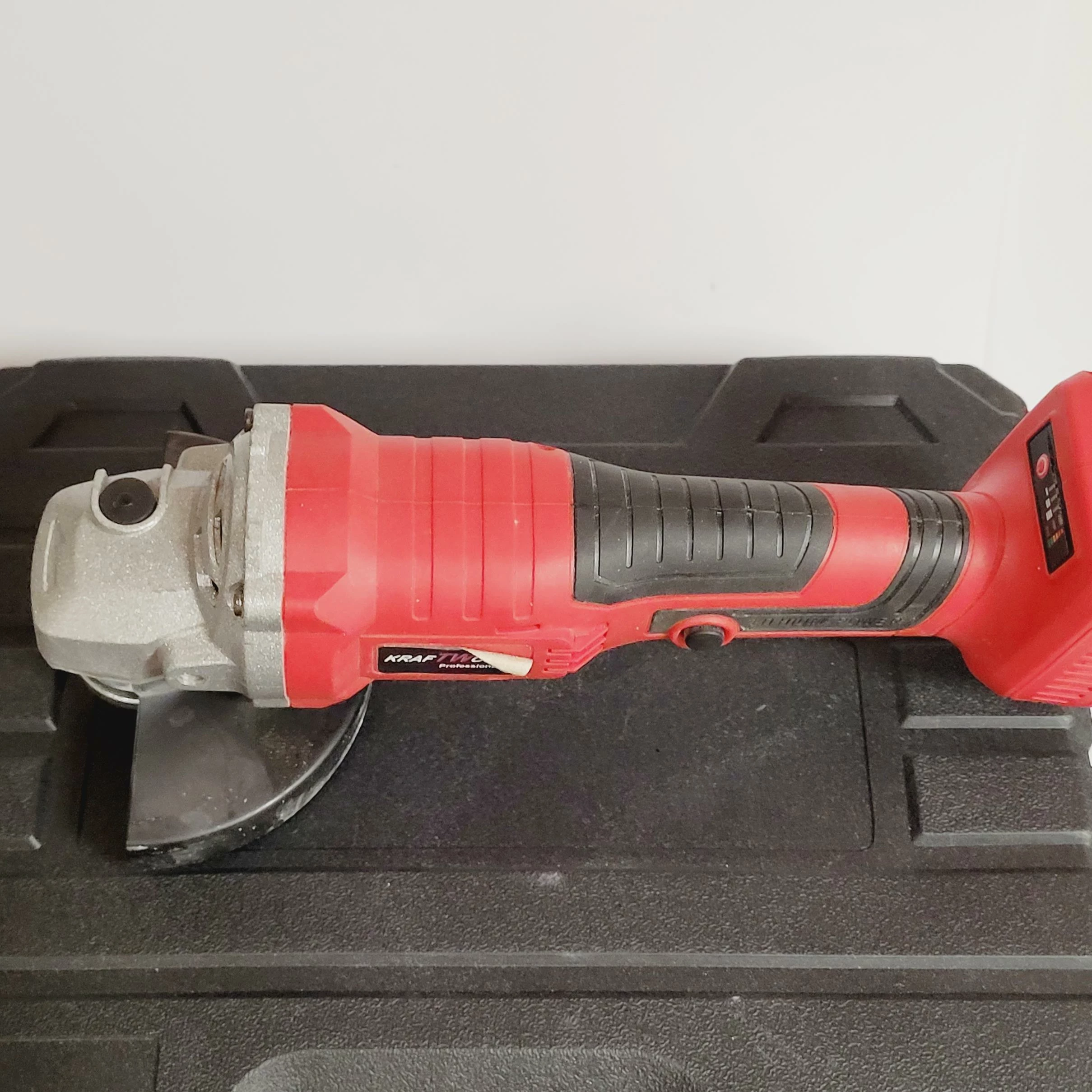 szlifierka-katowa-akumulatorowa-kraftword-stan-11323-2