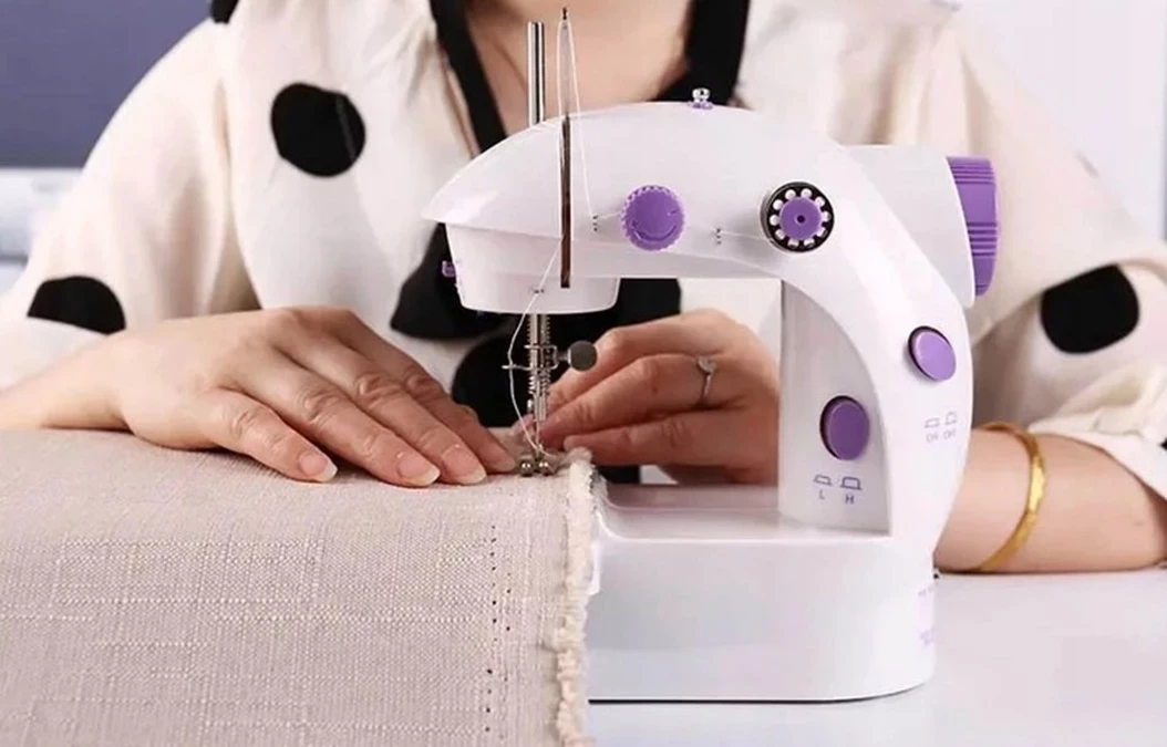 mini-maszyna-do-szycia-stan-11323-1