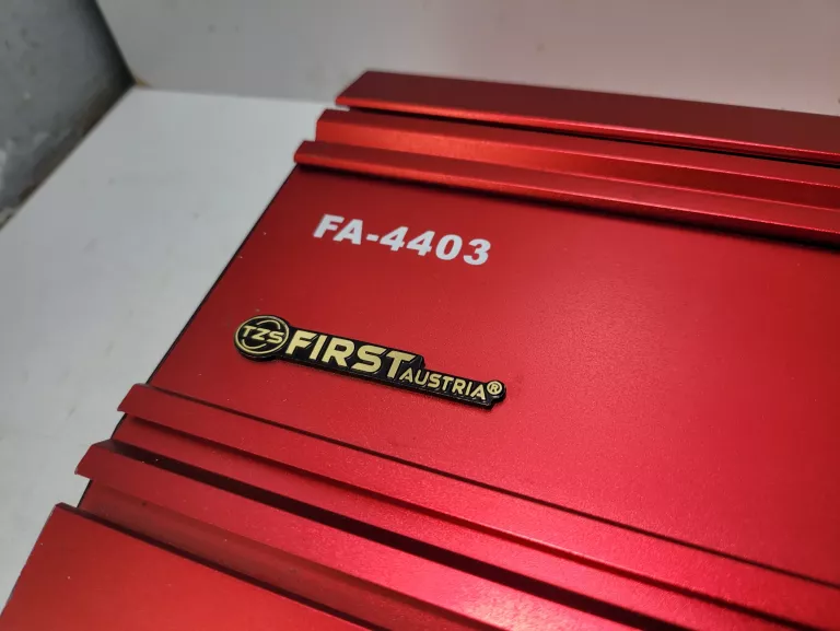 WZMACNIACZ SAMOCHODOWY FIRST FA-4403 1800W