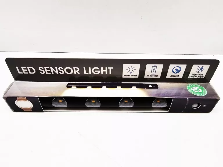 lampa-led-do-garderoby-czarna-ledowa-z-czujnikiem-ruchu-i-zmierzchu-25cm-ean-gtin-5905832609023