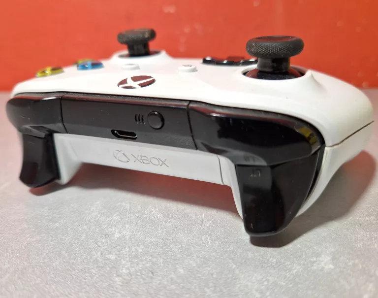 PAD DO XBOX ONE BIAŁY