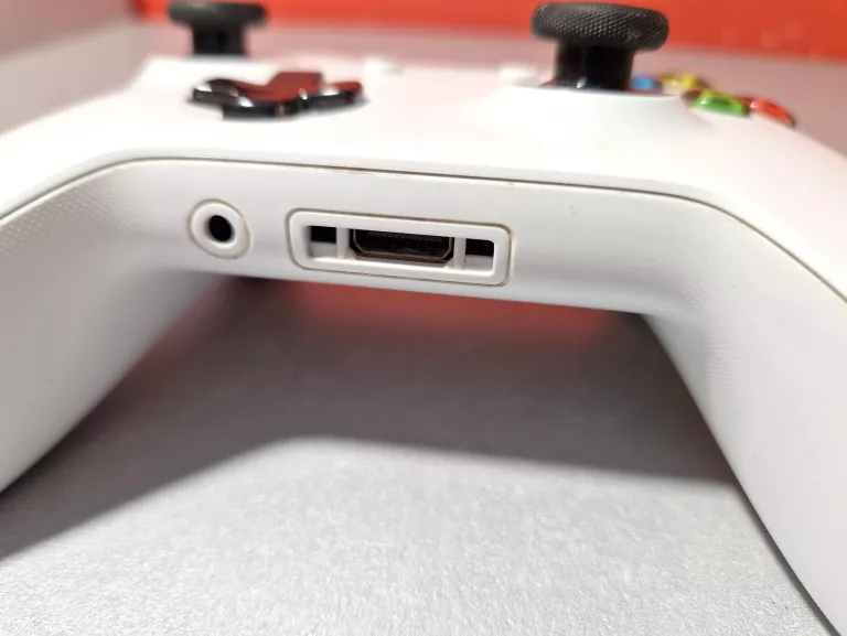 PAD DO XBOX ONE BIAŁY