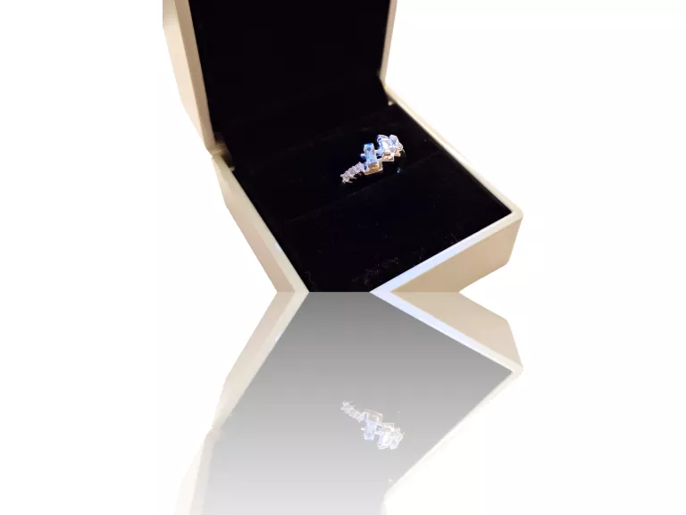 uroczy-srebrny-pierscionek-kamyki-3duze-3-male-270g-925p-14r-stan-11323-238058