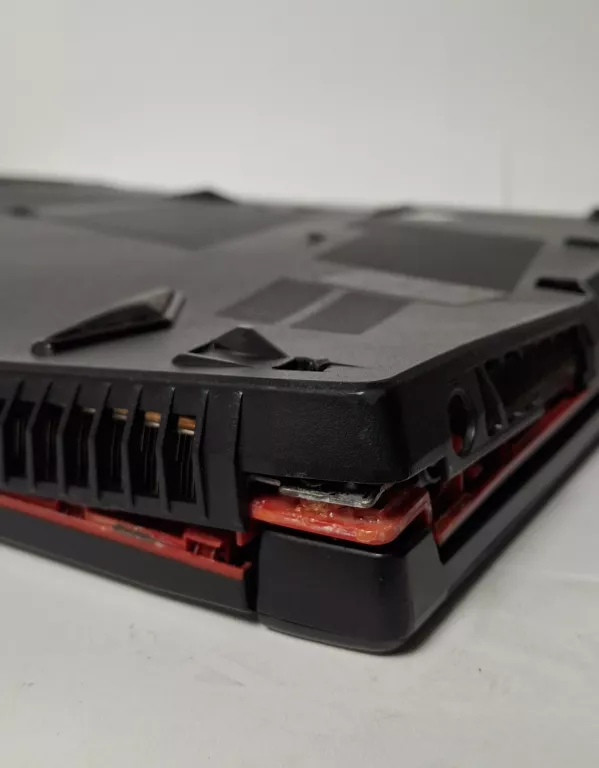 LAPTOP MSI GL73 MS-17C6 16 GB/1 TB HDD