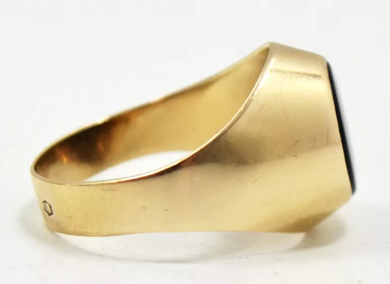 zloty-pierscionek-585-5-g-r-25-onyks-stan-11323-2