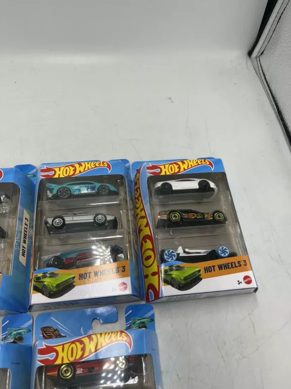 HOT WHEELS 3 PACK MIX