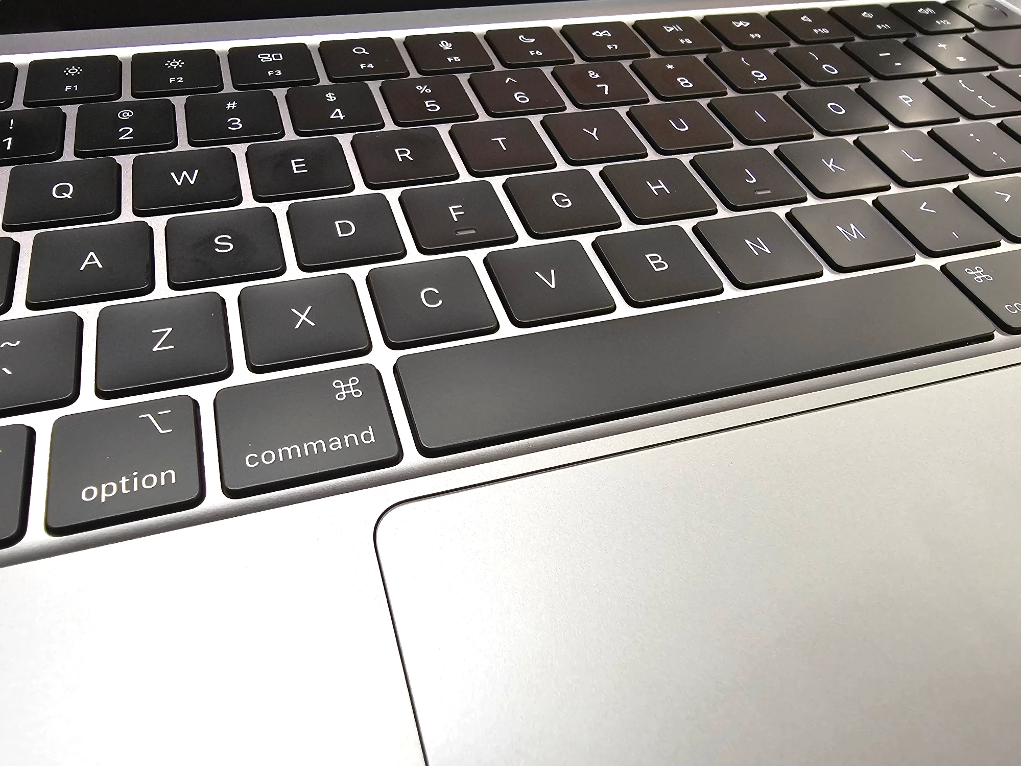 macbook-air-136-m2-8gb-ram-256gb-ssd-komplet-gwarancja-082025-kod-producenta-mlxw3zea