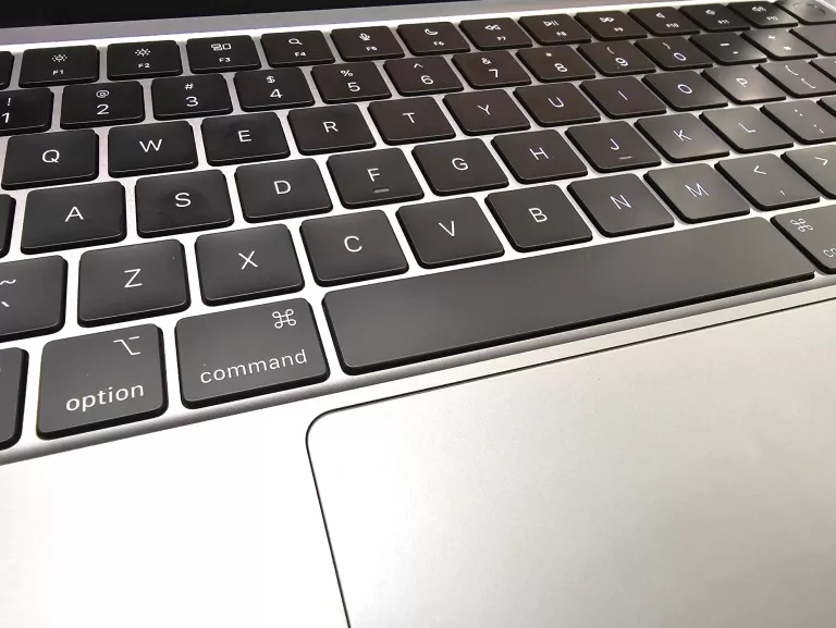 macbook-air-136-m2-8gb-ram-256gb-ssd-komplet-gwarancja-082025-kod-producenta-mlxw3zea