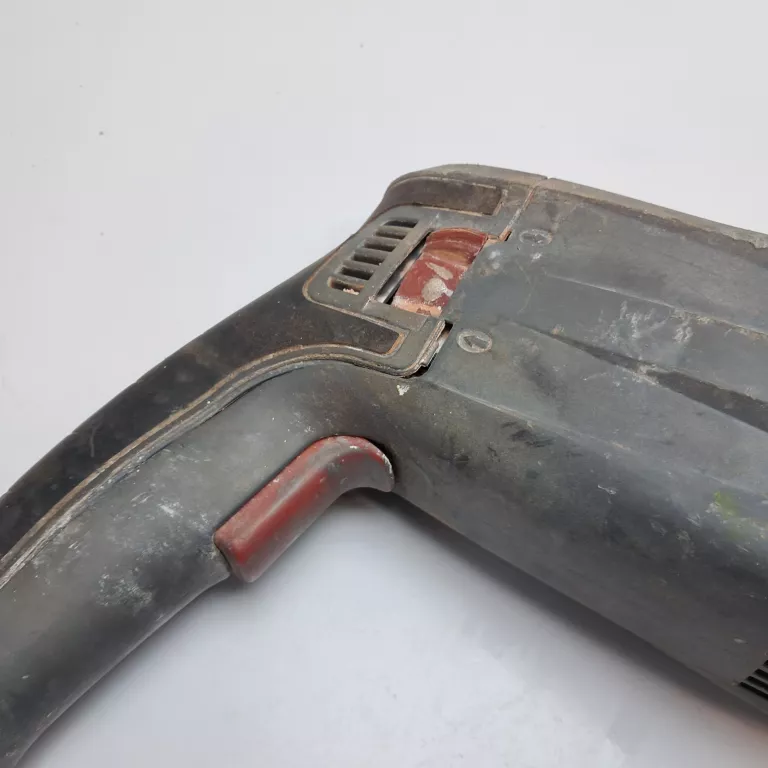 MŁOTOWIERTARKA GRAPHITE SIECIOWA