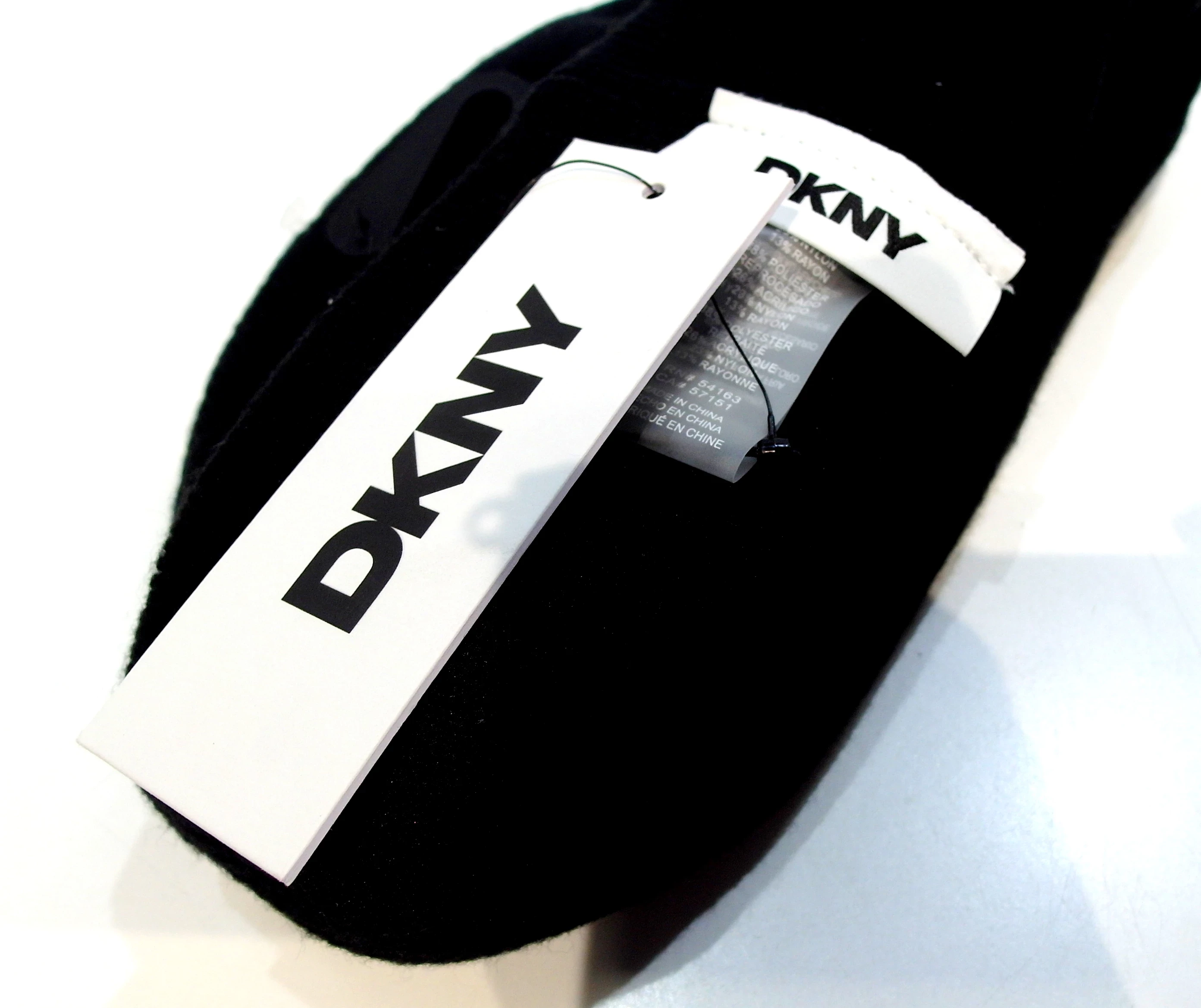 czapka-dkny-d4kh1693-czarna-rodzaj-203641-381633