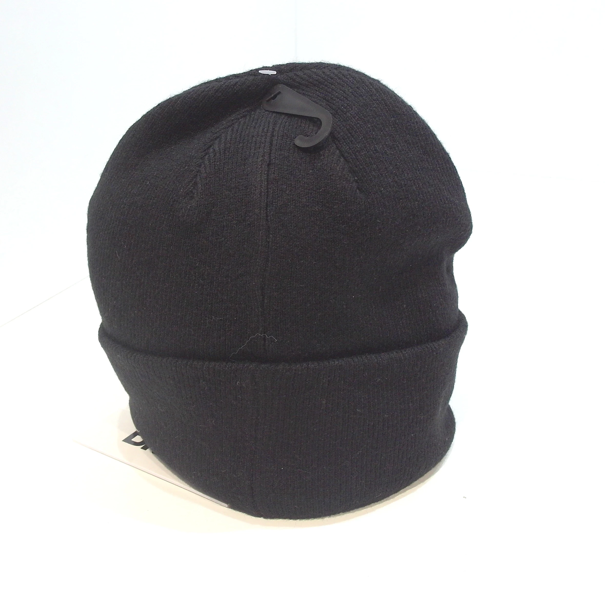 czapka-dkny-d4kh1693-czarna-ean-gtin-755403106421