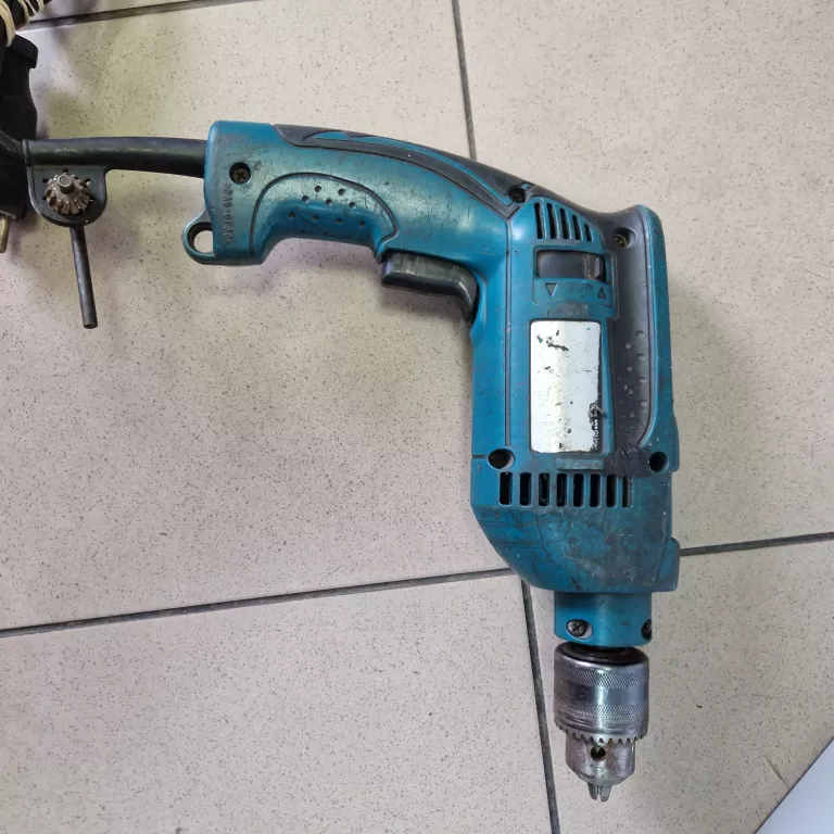 WIERTARKA UDAROWA MAKITA HP1640 680 WAT