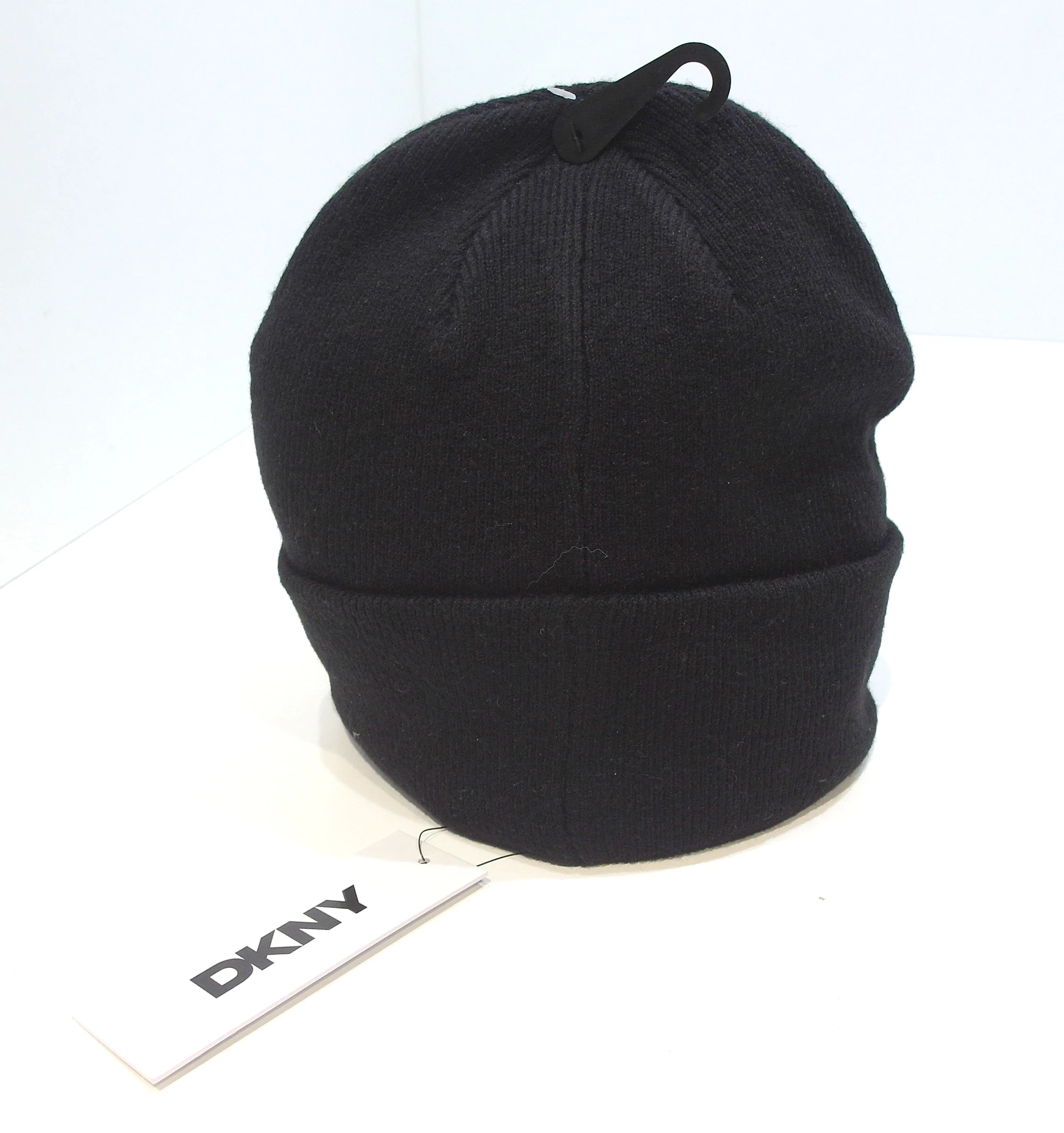 czapka-dkny-d4kh1693-czarna-stan-11323-238058