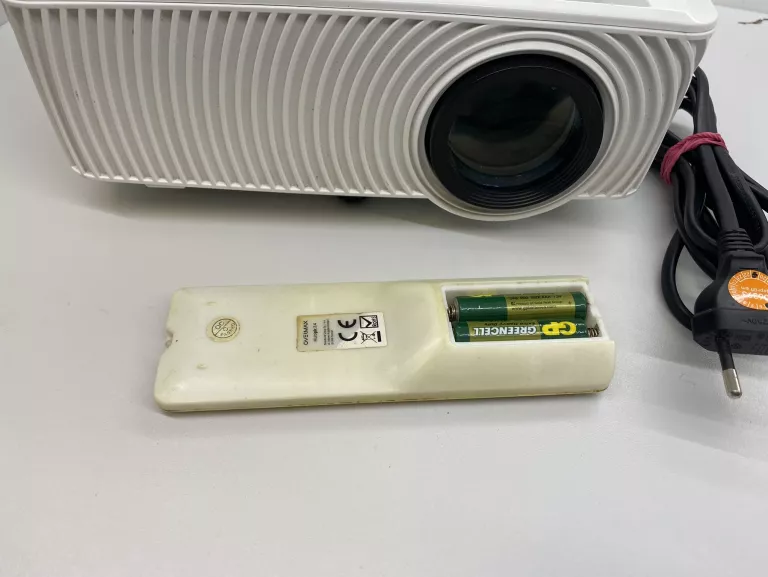 PROJEKTOR OVERMAX MULTIPIC 2.4 +PILOT ZAS