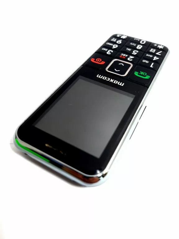 TELEFON MAXCOM MM730