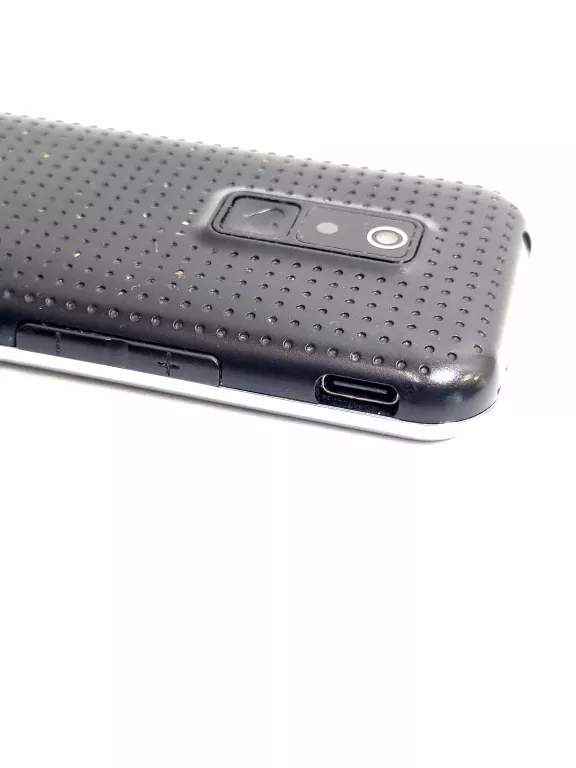 TELEFON MAXCOM MM730