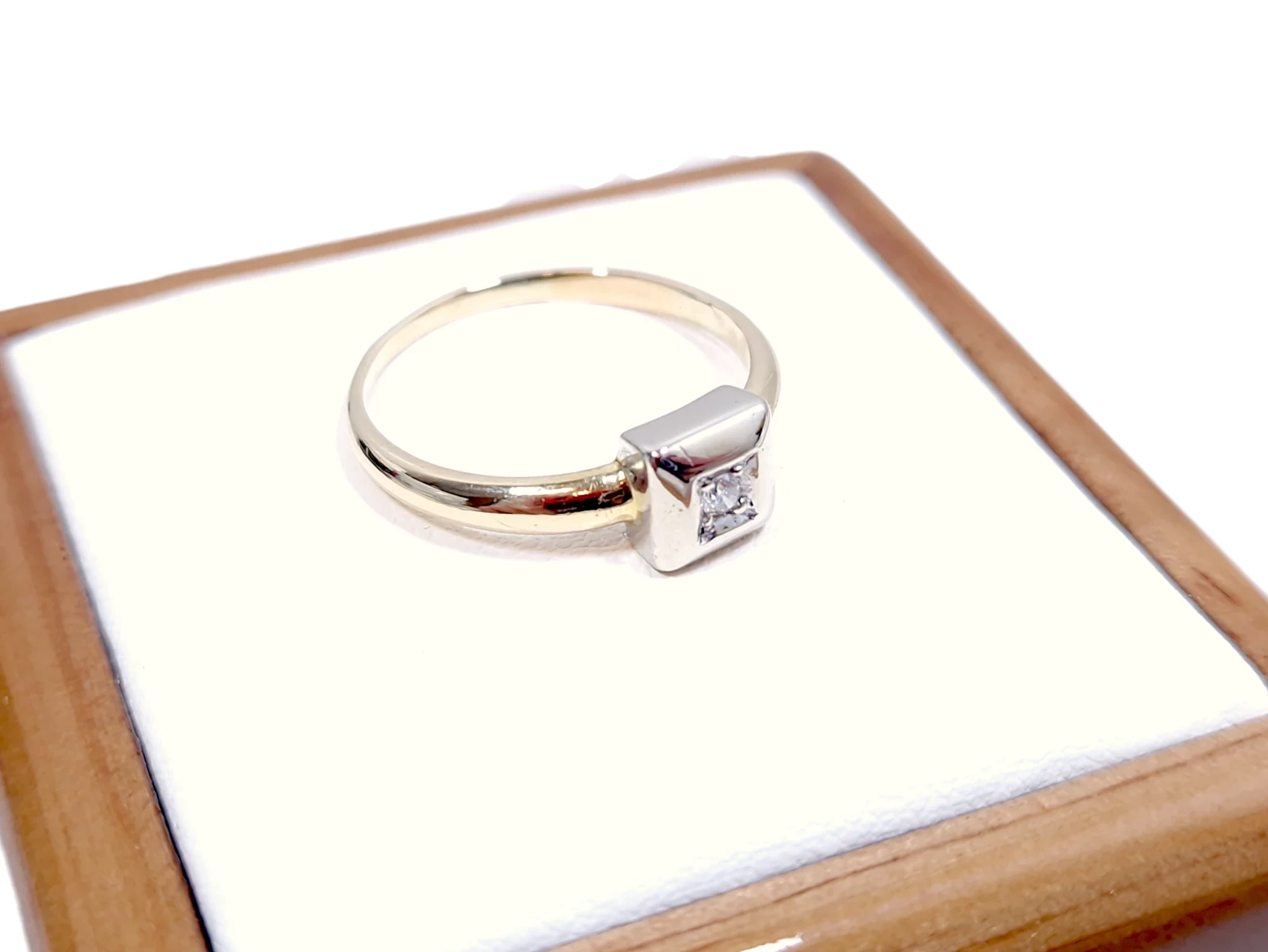 piekny-zloty-pierscionek-z-diamentem-585-14k-250g-r16-wh-si1-003ct-rodzaj-2205-2