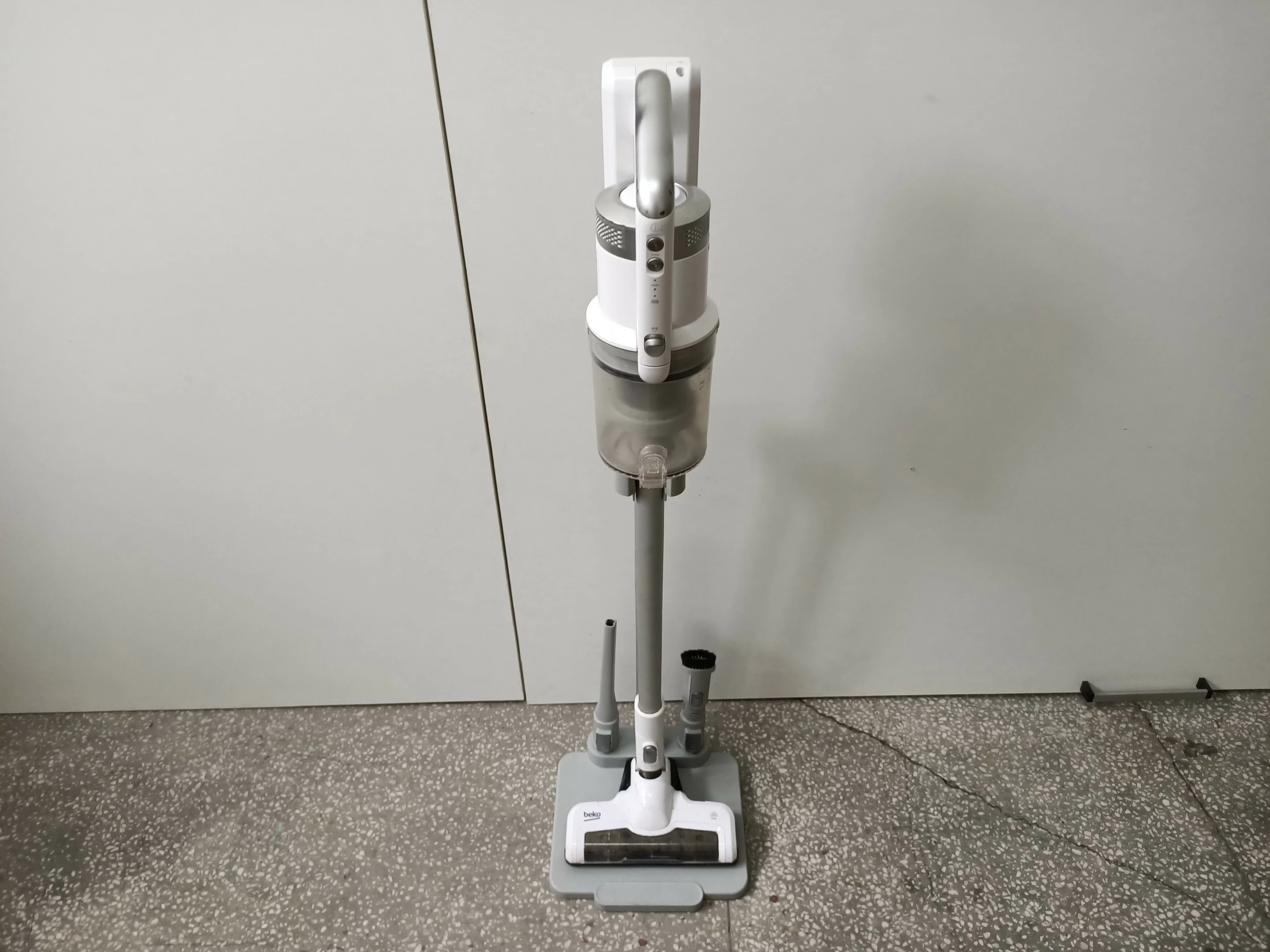 odkurzacz-pionowy-beko-wetclean-vrt-71025-350w-aku-li-ion-marka-218345-1668192