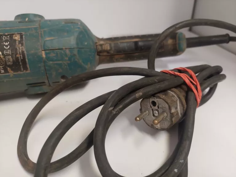 SZLIFIERKA KĄTOWA ELEKTRYCZNA MAKITA GA9040R 230MM 2600W PROFESJONA GA9050