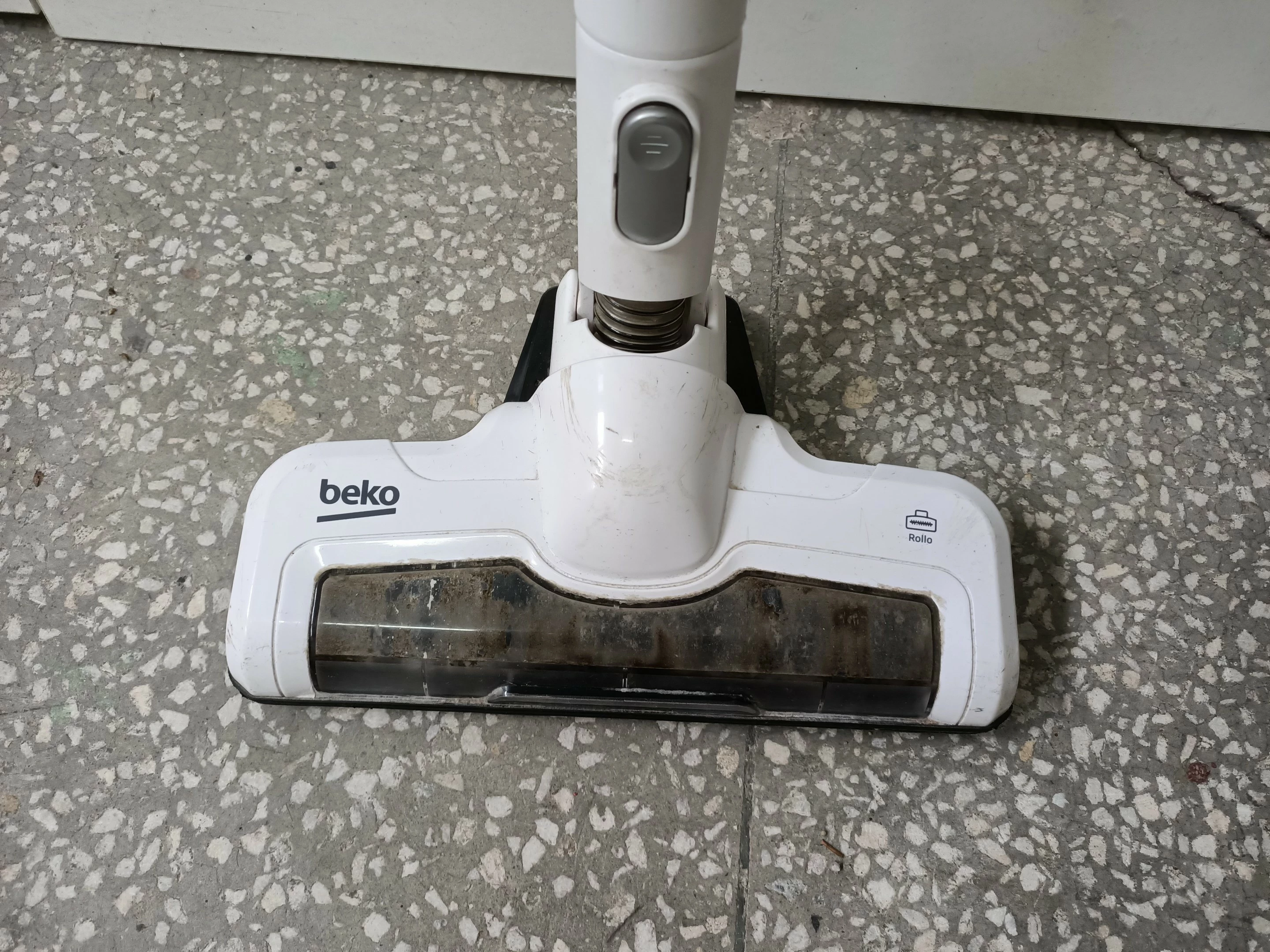 odkurzacz-pionowy-beko-wetclean-vrt-71025-350w-aku-li-ion-kod-producenta-8819453200