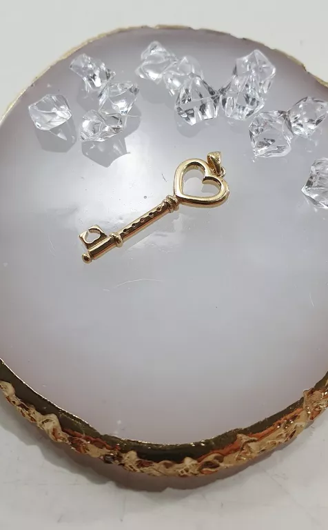 FANTASTYCZNA SREBRNA ZAWIESZKA KLUCZYK 1,96G 925 WYS 3,5CM