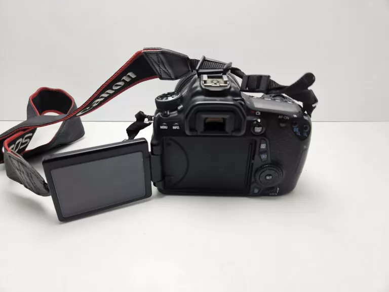 APARAT CANON EOS 70 D