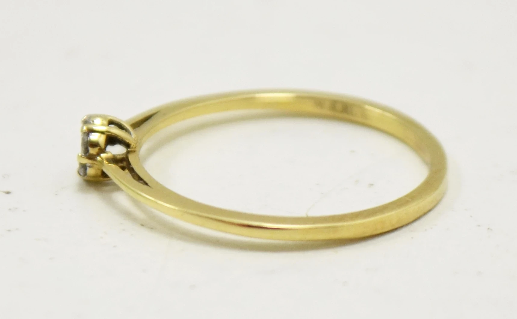 zloty-pierscionek-585-093g-r-10-01-ct-diament-rodzaj-2205-16