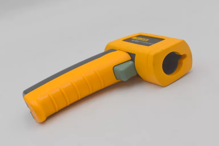 PIROMETR LASEROWY FLUKE 62 MINI