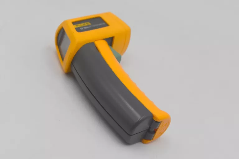 PIROMETR LASEROWY FLUKE 62 MINI