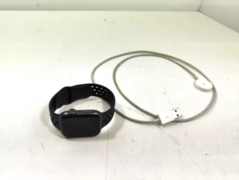 APPLE WATCH SERIES 6 NIKE