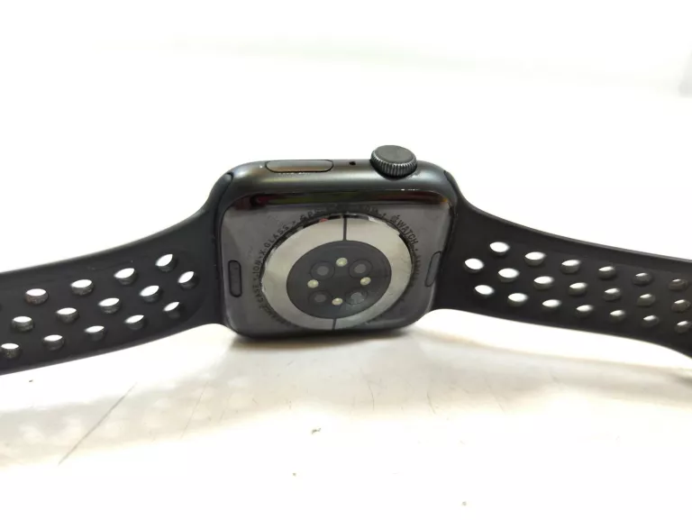 APPLE WATCH SERIES 6 NIKE