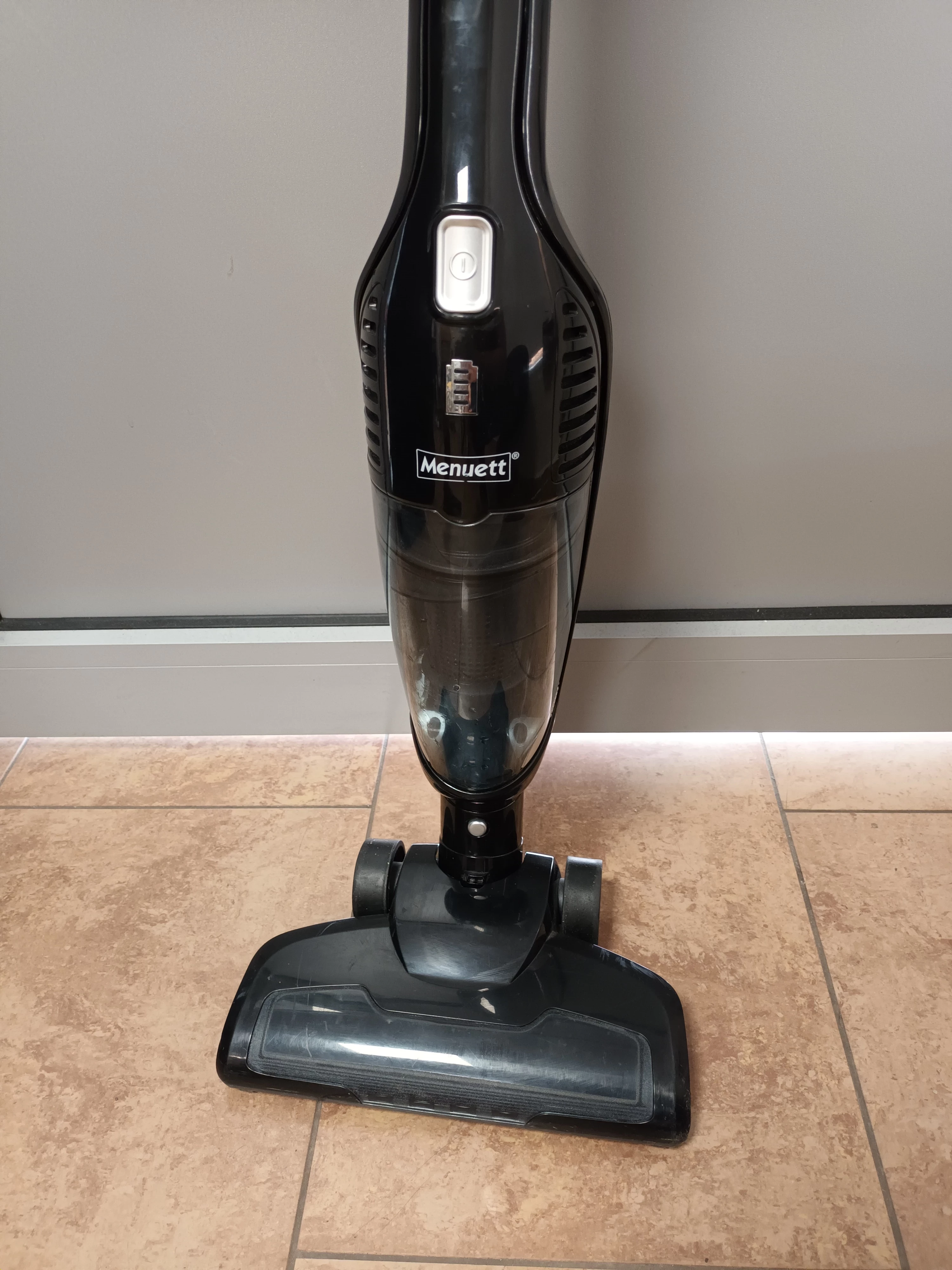 odkurzacz-pionowy-menuett-002-348-stan-11323-2