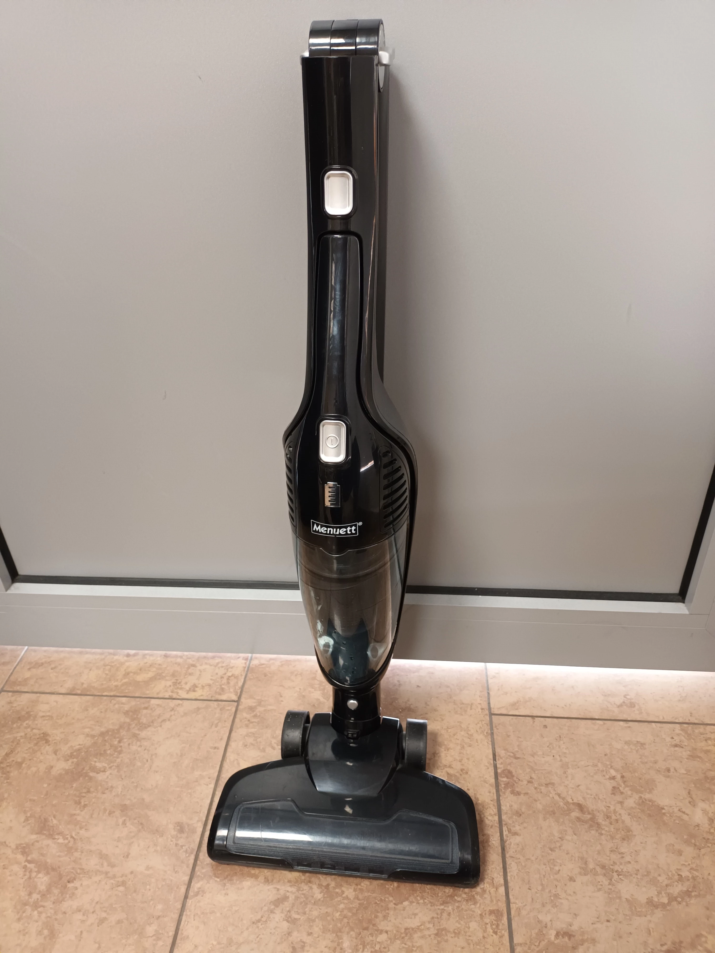 odkurzacz-pionowy-menuett-002-348-pojemnosc-zbiornika-na-kurz-050