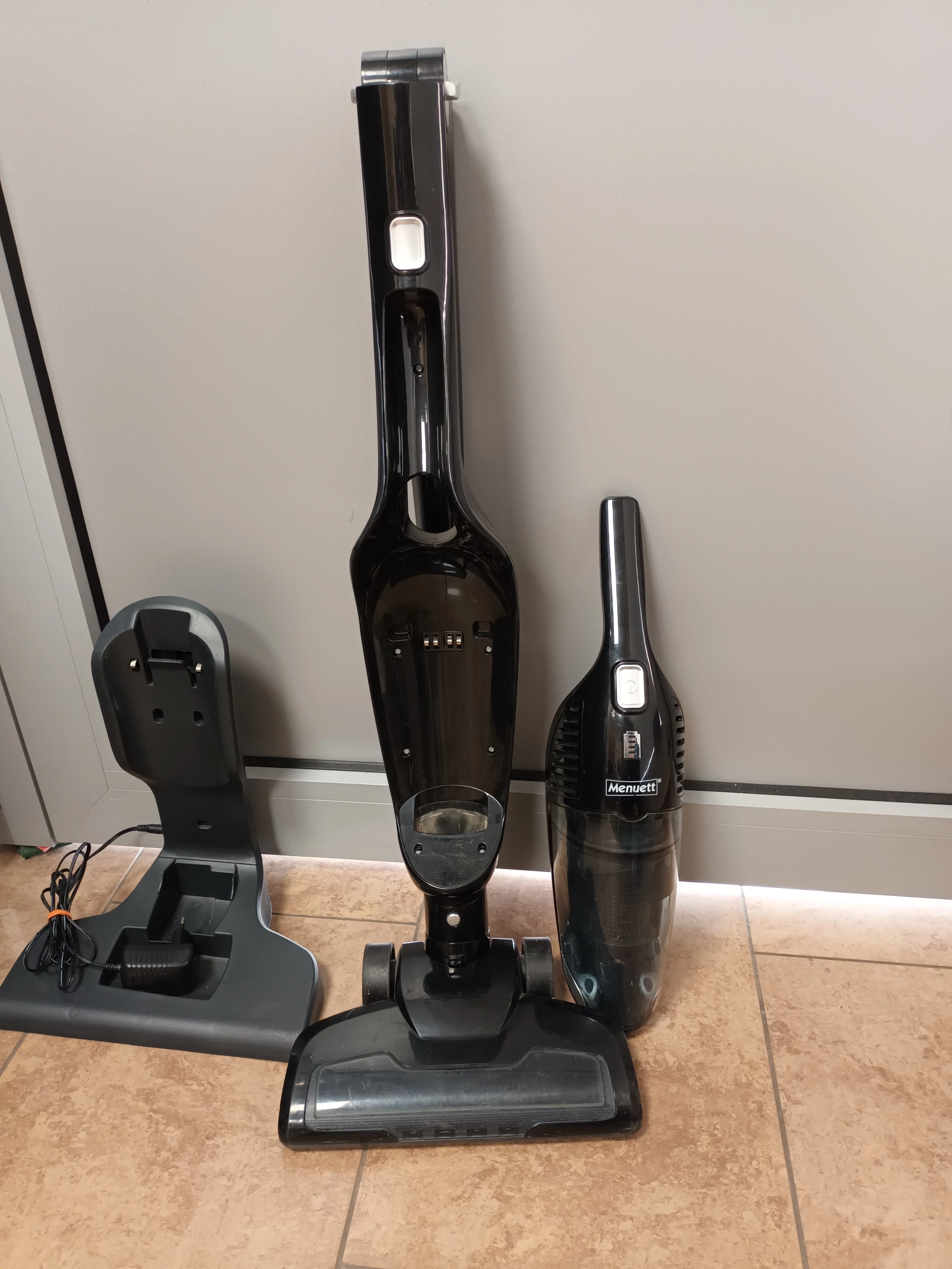 odkurzacz-pionowy-menuett-002-348-rynek-5-kety